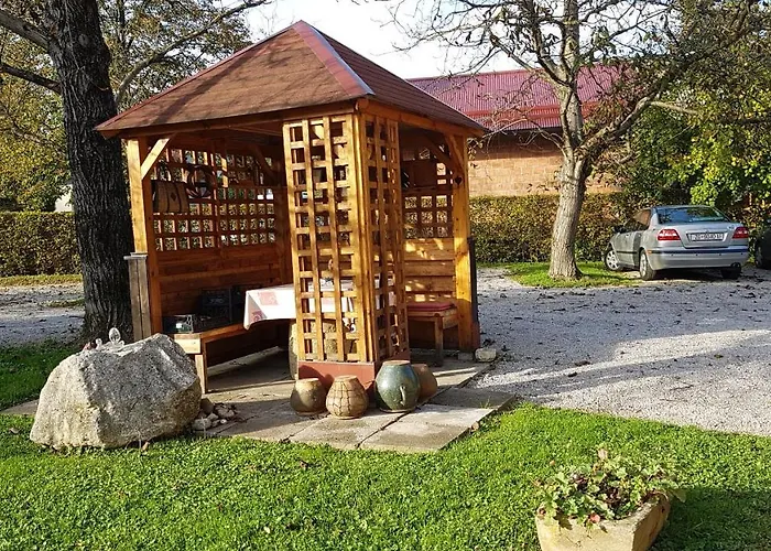 Center * روغاسكا سْلاتِنا